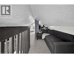 309 COMMANDO Street - 26