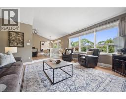 37 MUNROE Crescent - 13