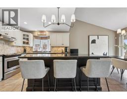 37 MUNROE Crescent - 17