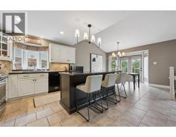 37 MUNROE Crescent - 19