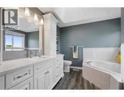 37 MUNROE Crescent - 25