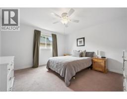 37 MUNROE Crescent - 26