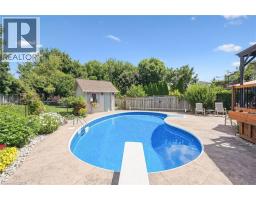 37 MUNROE Crescent - 42