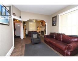 22 PICTON Street E - 10