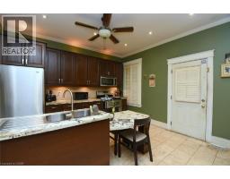 22 PICTON Street E - 11