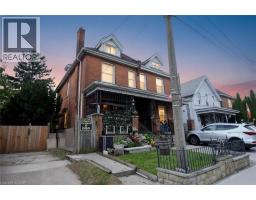 22 PICTON Street E - 3