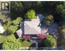 61 HUNTLEY Crescent - 38