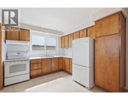 6 CAPRICE Court - 16