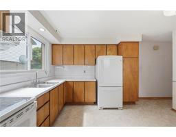6 CAPRICE Court - 17