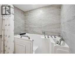 6 CAPRICE Court - 22