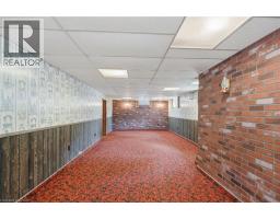 6 CAPRICE Court - 32