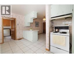 15 GILMOUR Crescent - 11