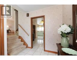 15 GILMOUR Crescent - 16