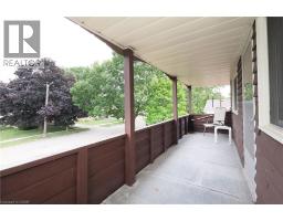15 GILMOUR Crescent - 20
