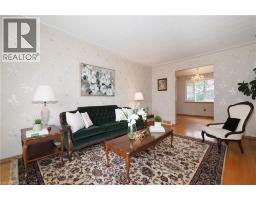 15 GILMOUR Crescent - 3