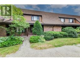 285 SANDOWNE Drive UnitNo. 15 - 1