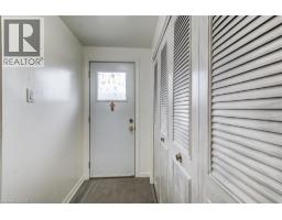 285 SANDOWNE Drive UnitNo. 15 - 14