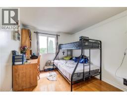 285 SANDOWNE Drive UnitNo. 15 - 15