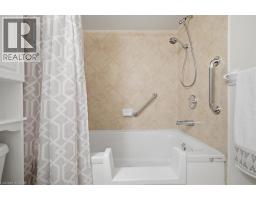 34 SOUTHBROOK Drive UnitNo. 13 - 21