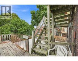 105 ROSEMONT Avenue - 30