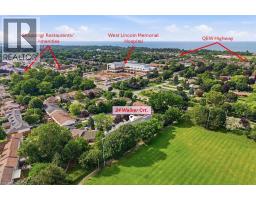 24 WALKER Court - 36