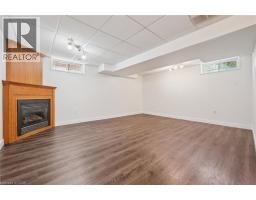 71 PEACH BLOSSOM Crescent - 34