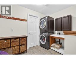 35 WILLIAM Street N - 10
