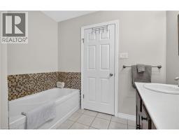 35 WILLIAM Street N - 21