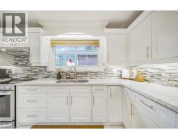 24 GARVEY Crescent - 11
