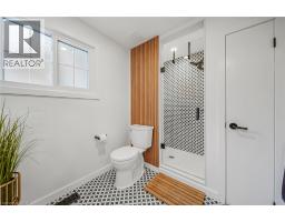 24 GARVEY Crescent - 28