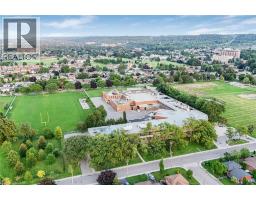 24 GARVEY Crescent - 47