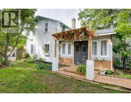 134 KITCHENER Road - 3