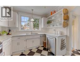 150 UNION Boulevard - 5
