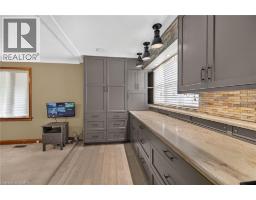 119 KING Street E - 13
