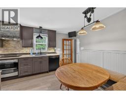 119 KING Street E - 15