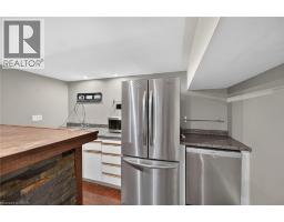 119 KING Street E - 29