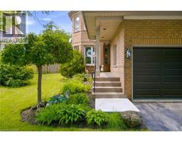 213 FELLOWES Crescent - 2