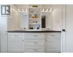 213 FELLOWES Crescent - 32