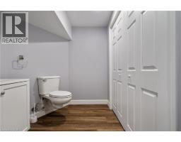 213 FELLOWES Crescent - 40