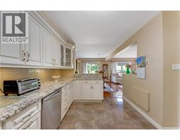 42 BRIARMEADOW Crescent - 10