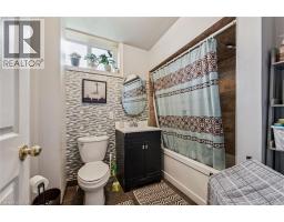 27 ROSEVIEW Avenue - 29
