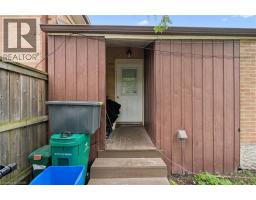 27 ROSEVIEW Avenue - 32