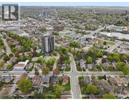 27 ROSEVIEW Avenue - 44