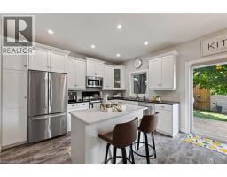 272 WELLINGTON Street N - 16