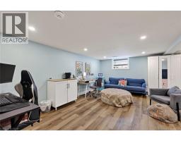 272 WELLINGTON Street N - 22