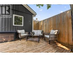 272 WELLINGTON Street N - 33