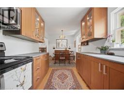 25 ARCH Road - 13