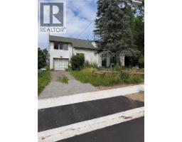 2490 ST ANNS Road - 2