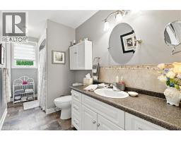 32 BREWSTER Way - 15