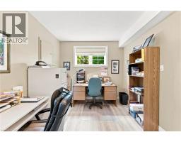 32 BREWSTER Way - 17